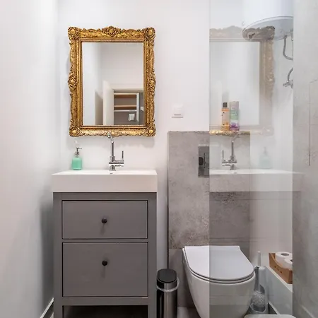1 Bedroom Natural Apartment *